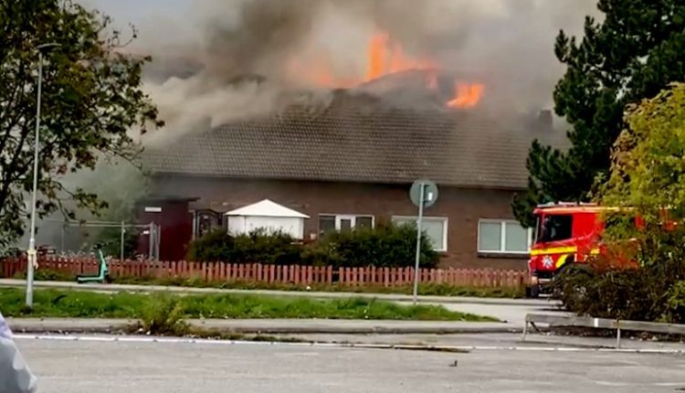 حريق متعمد يلتهم مسجدًا بالسويد