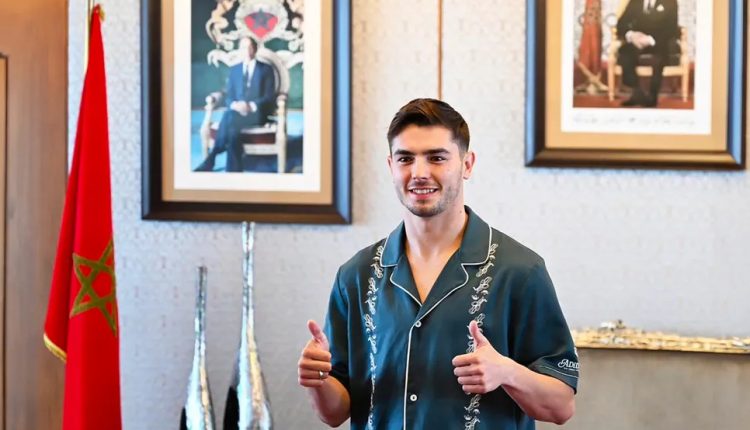 استقبال إبراهيم دياز التاريخي بمطار الرباط سلا