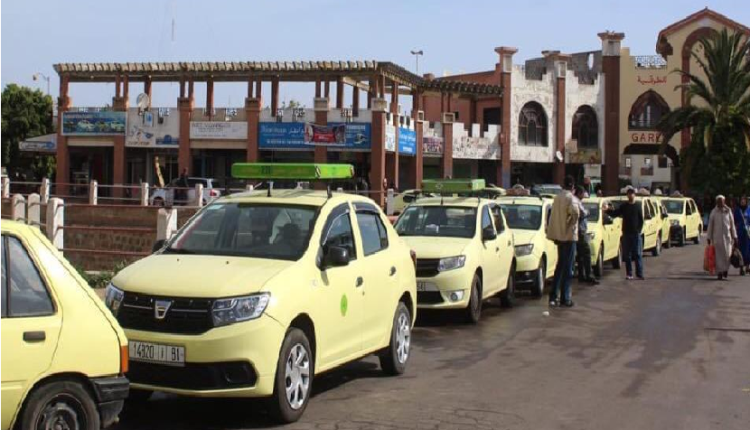 البطاقة الرمادية.. مشاكل جديدة بين الوزارة و سيارات الأجرة