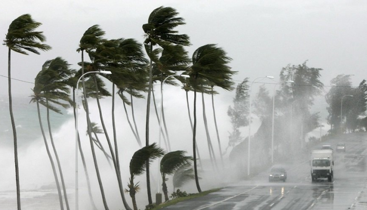 نشرة إنذارية: هبوب رياح قوية مع هطول أمطار رعدية بالمملكة