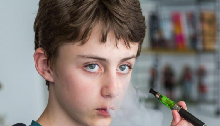 ظاهرة انتشار السيجارة الإلكترونية في المدارس