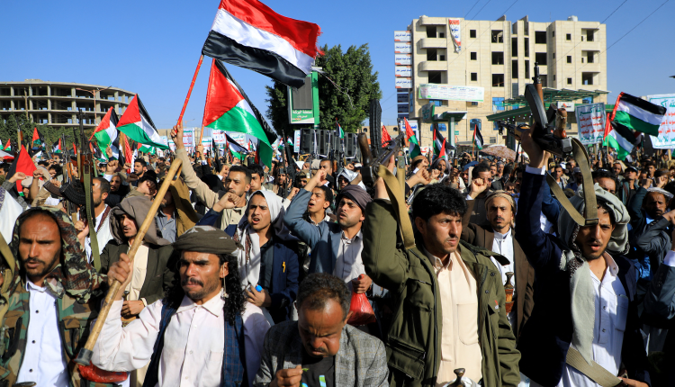 إسرائيل تشن حربا على اليمن