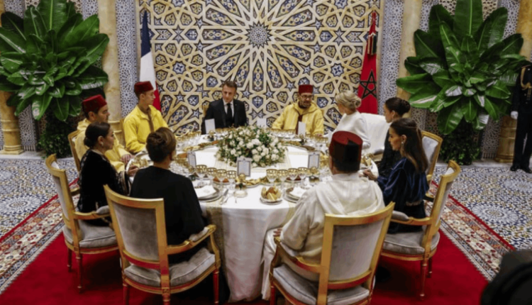 جلالة الملك "محمد السادس" يقيم مأدبة عشاء رسمية على شرف الرئيس الفرنسي في الرباط