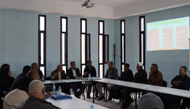 جماعة سيدي مومن: لقاء تواصلي بثانوية "المنفلوطي" حول قافلة تسجيل المنقطعين عن الدراسة