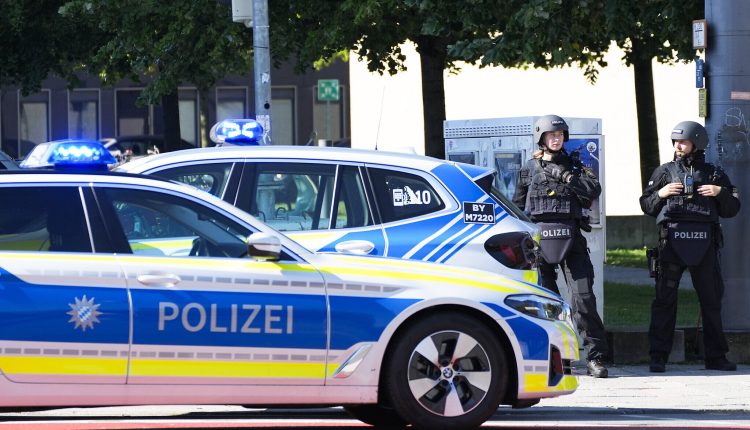 La police berlinoise met en garde les homo sexuels et les juifs contre les Arabe