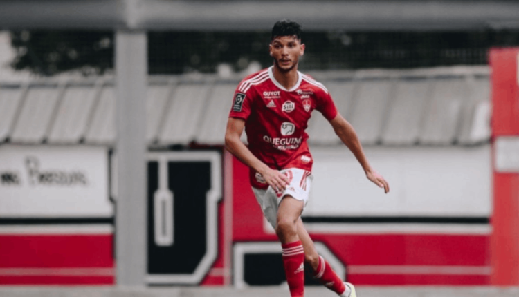 إصابة جديدة تبعد النجم المغربي "أشرف داري" عن مواجهة "الأهلي المصري" ضد "سيراميكا كليوباترا"