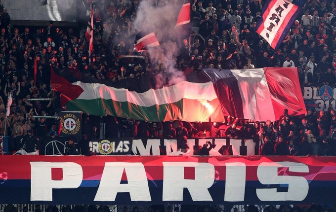 تيفو التضامن مع فلسطين