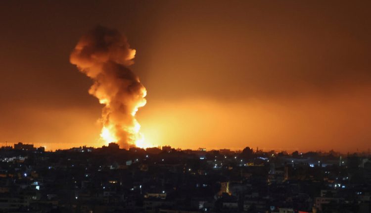 الإحتلال الإسرائيلي يفرض حظر التجوال ليلا بجنوب لبنان