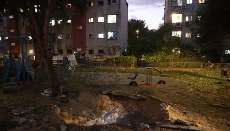 إصابة 9 إسرائيليين في عمليات تدافع نحو الملاجئ بتل أبيب