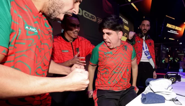 أنس موسى يتأهل لنهائي كأس العالم لكرة القدم الإلكترونية