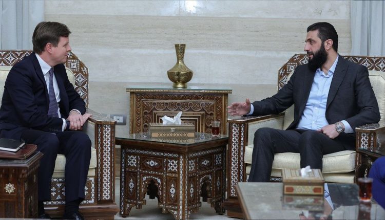 وفد أمريكي في دمشق لإجراء مباحتات مع القيادة السورية الجديدة