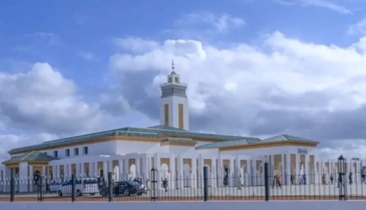 حاكم إمارة عجمان يفتتح مسجد عائشة في العاصمة الرباط