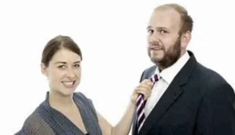 سيطرة المرأة على الرجل: دراسة في اختلال التوازن