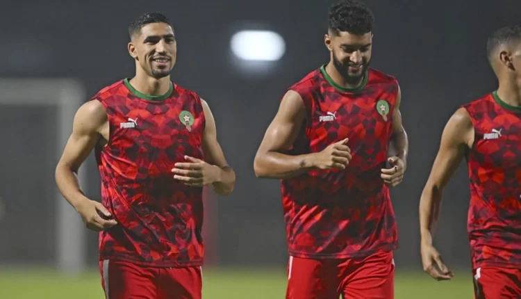 حكيمي والصيباري ضمن التشكيلة المثالية للدوري الفرنسي والهولندي