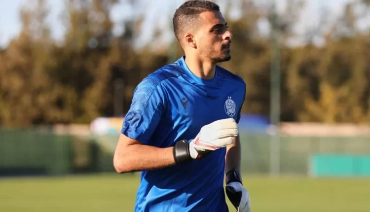 الوداد يدعم حارسه يوسف المطيع