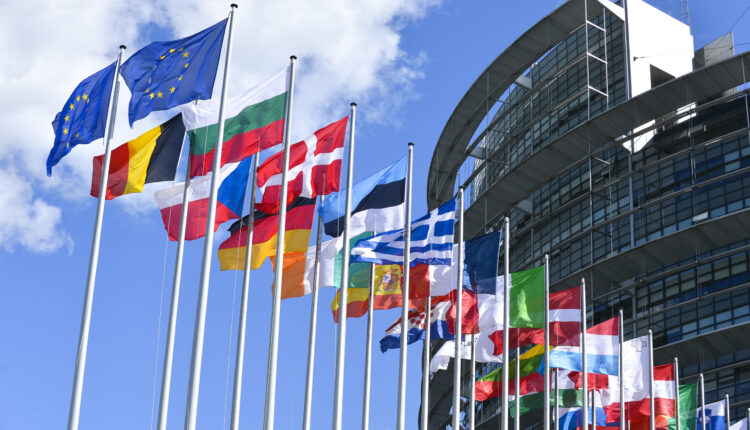 قادة دول الإتحاد الأوروبي يدعون لمواجهة واشنطن