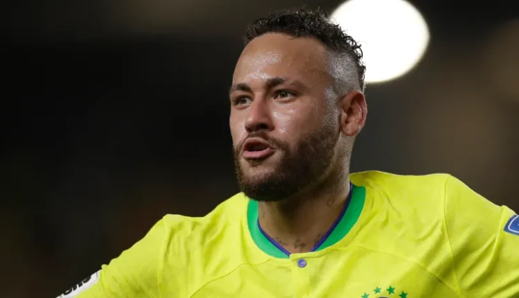 نيمار يواجه انتقادات بسبب غيابه عن مباراة حاسمة بعد مشاركته في كرنفال ريو