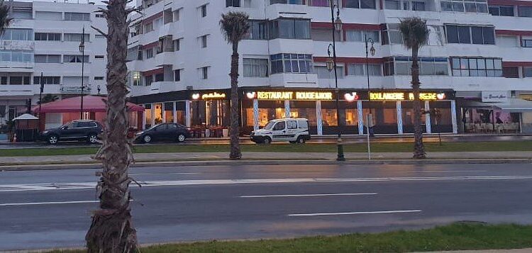 أزمة أسعار مقاهي إقامة الصباح في الرباط: بين الاستغلال والمراقبة