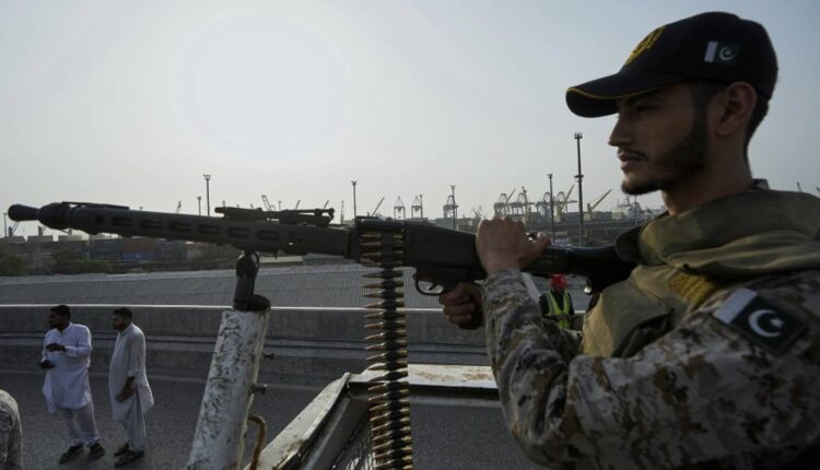 الجيش الباكستاني يرد على الهجمات الهندية