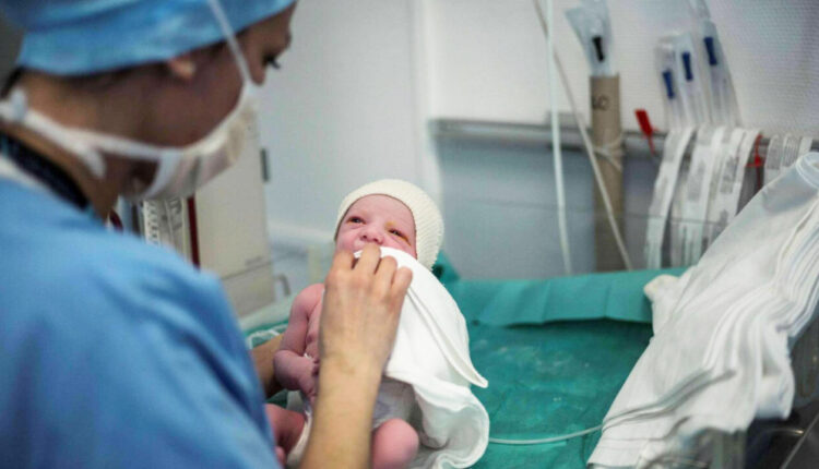 تقليص وفيات الأمهات والرضع.. البنك الدولي يشيد بالتقدم “الملحوظ” الذي أحرزه المغرب