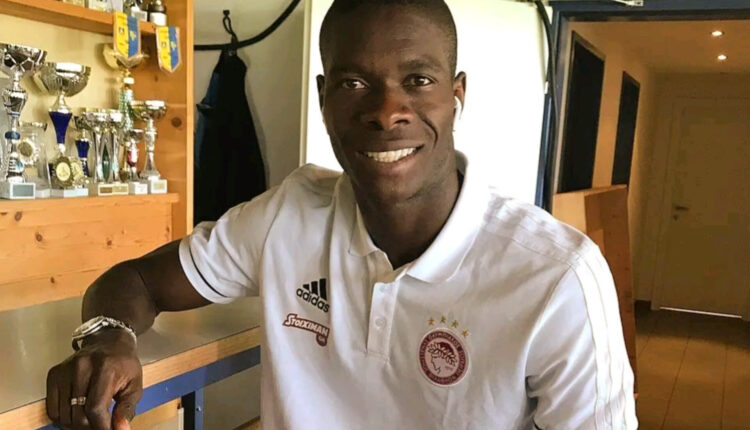 أبو سيسي يقترب من التوقيع للوداد