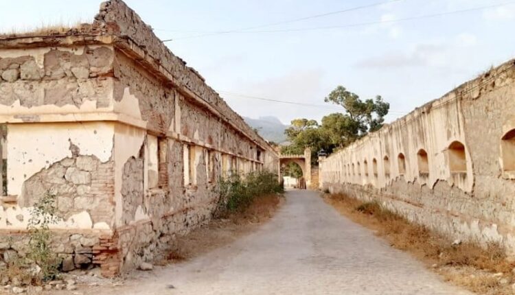 هدم ثكنة أزغنغان يثير استياء حماة التراث بالناظور