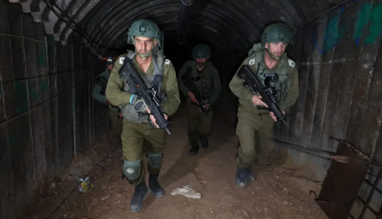 بعد تهديد خان يونس.. إسرائيل تدمّر مسار نفق في رفح