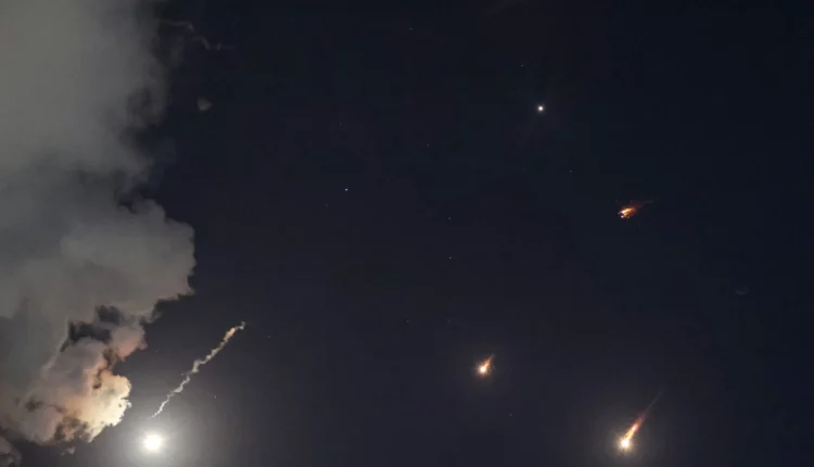 الجيش الإسرائيلي : رصد إطلاق صواريخ من إيران بإتجاه إسرائيل