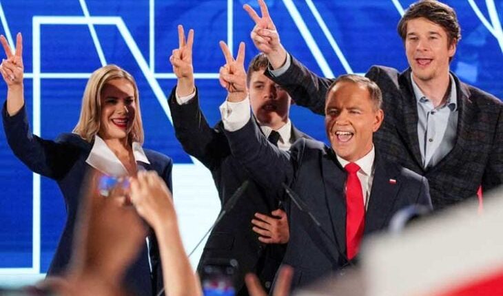 كارول ناوروتسكي يفوز بالانتخابات الرئاسية البولندية