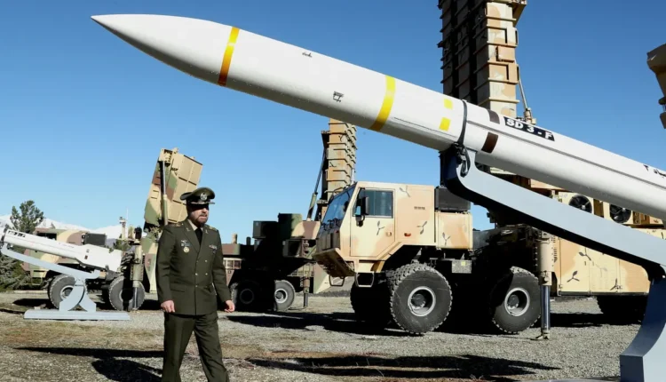 هجوم صاروخي إيراني على إسرائيل وتهديدات بالتدخل الأمريكي