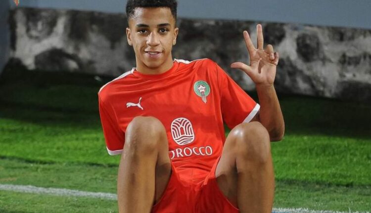 ظهير منتخب الشباب فؤاد الزهواني يتدرب مع المنتخب الوطني الأول