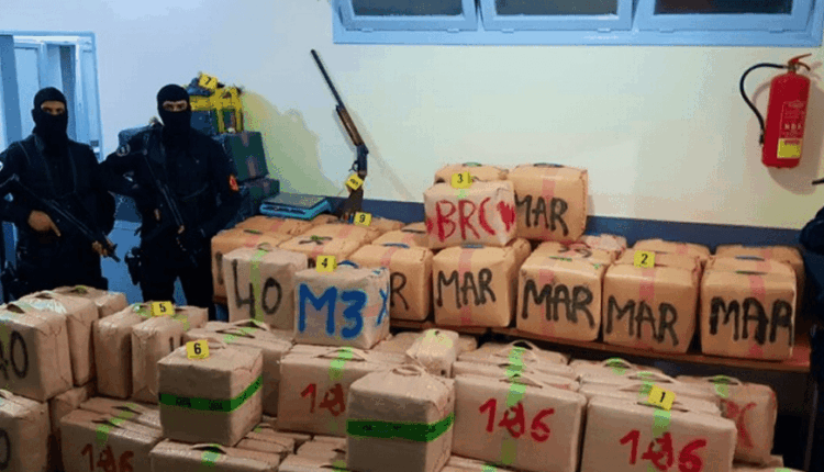 الراشيدية.. إحباط محاولة تهريب 360 كيلوغرامًا من “الشيرا”