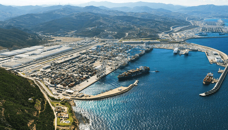 ميناء طنجة المتوسط يحتل المرتبة الثالثة عالميا في مؤشر أداء موانئ الحاويات لعام 2025