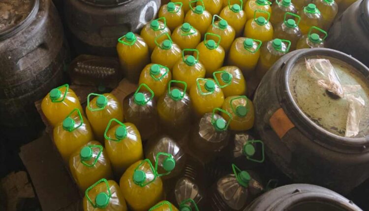 ضبط كميات كبيرة من زيت الزيتون في مستودعات غير مرخصة بتارودانت