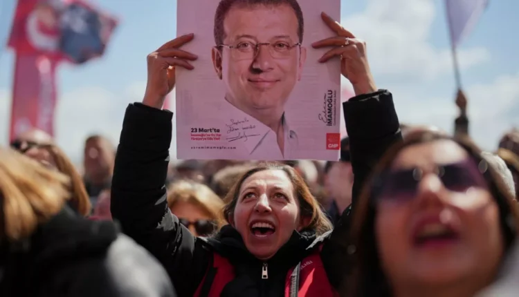 تركيا: السلطات تشن حملة اعتقالات لرؤساء بلديات