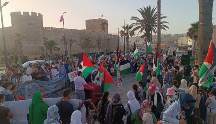   سلا  : وقفة تضامنية مع فلسطين و احتجاجا على جرائم الاحتلال