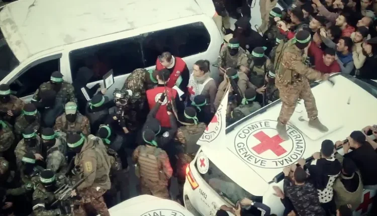 حماس تُرجّح الموافقة على مقترح التهدئة وتبادل الأسرى بضمانات دولية