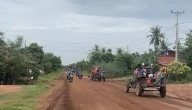 تايلاند تفرض الأحكام العرفية في 8 مقاطعات بعد قصف كمبودي بصواريخ “غراد”