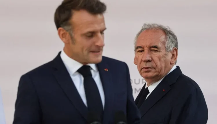 أزمة سياسية واجتماعية تهدد فرنساإضرابات واحتجاجات ضد خطة التقشف 