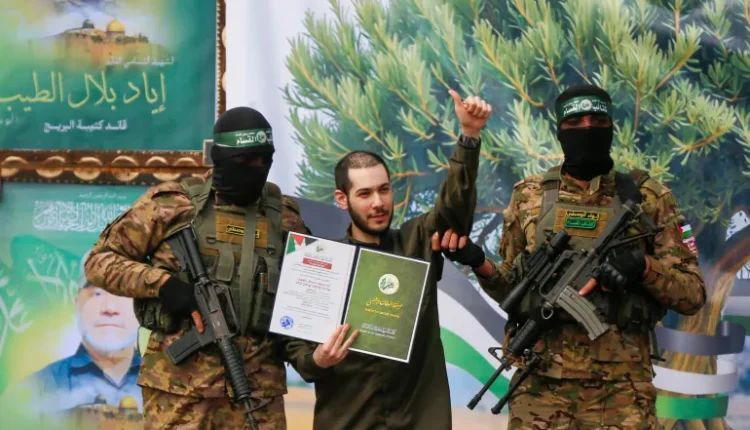 "حماس : بندقية المقاومة ليست على طاولة المفاوضات"