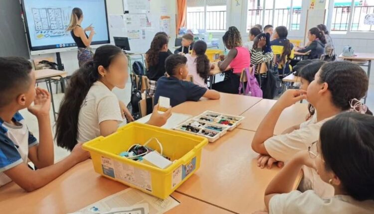 فوكس الإسباني يشن حرباً على برنامج تعليم الثقافة المغربية في كتالونيا