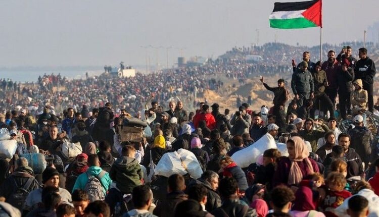 غزة :آلاف النازحين يعودون وآلاف النازحين يعلن إعادة انتشاره